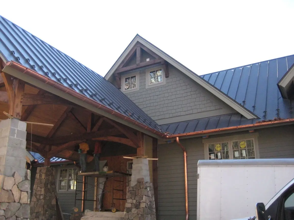 Craftsman Roofing team delivering quality roofing work in Poneto